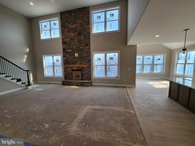 406 WILLOW OAK DR, Lewisberry, PA 17339