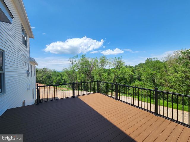 406 WILLOW OAK DR, Lewisberry, PA 17339
