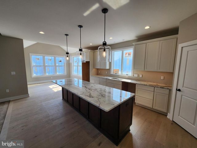 406 WILLOW OAK DR, Lewisberry, PA 17339