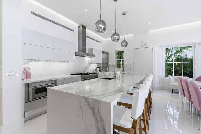 157 Peruvian Avenue, Palm Beach, FL 33480