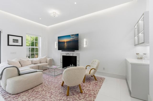 157 Peruvian Avenue, Palm Beach, FL 33480