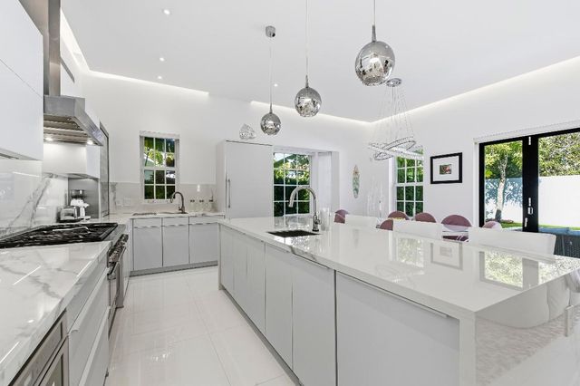 157 Peruvian Avenue, Palm Beach, FL 33480