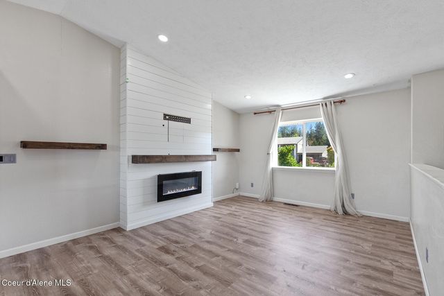 1003 E 2ND AVE, Post Falls, ID 83854