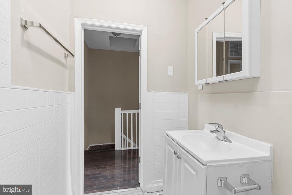 Image 20 of property listing at 530 WINSTON AVE, Baltimore, MD 21212