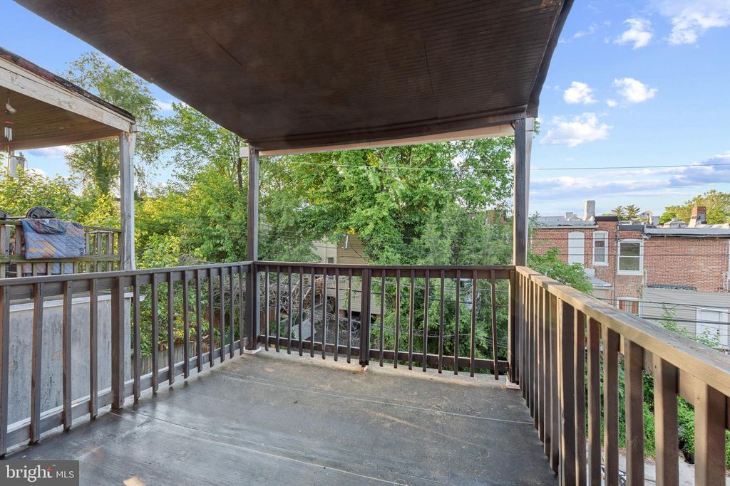 Image 25 of property listing at 530 WINSTON AVE, Baltimore, MD 21212