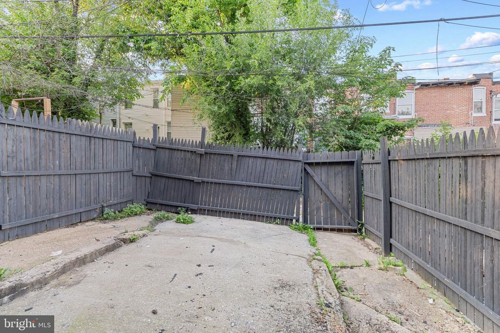 Image 26 of property listing at 530 WINSTON AVE, Baltimore, MD 21212