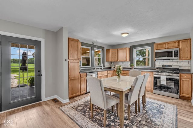 3247 W County Road 100 S, Greencastle, IN 46135
