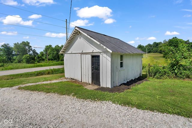 3247 W County Road 100 S, Greencastle, IN 46135