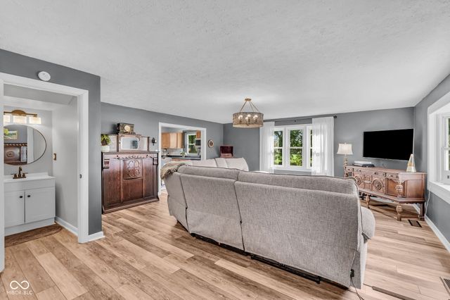3247 W County Road 100 S, Greencastle, IN 46135