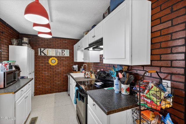 146 Circleview Drive, Johnson City, TN 37615