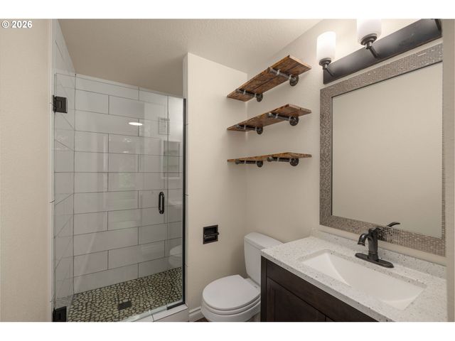8720 Sw TUALATIN Rd 324, Tualatin, OR 97062