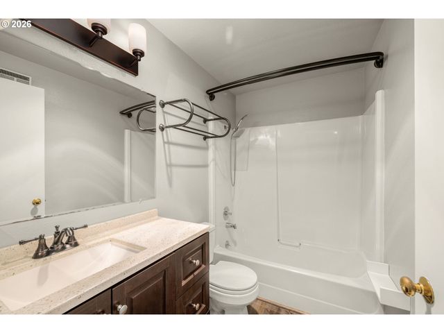 8720 Sw TUALATIN Rd 324, Tualatin, OR 97062