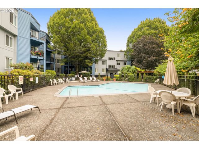 8720 Sw TUALATIN Rd 324, Tualatin, OR 97062