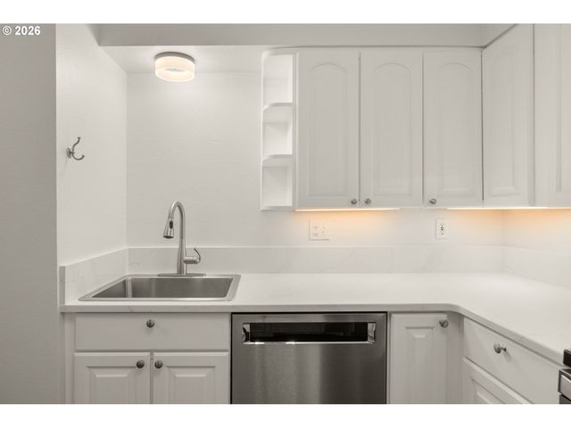 8720 Sw TUALATIN Rd 324, Tualatin, OR 97062