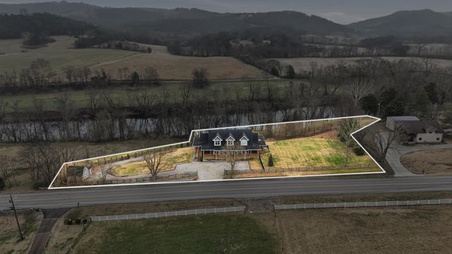 126 Trousdale Ferry Pike, Gordonsville, TN 38563