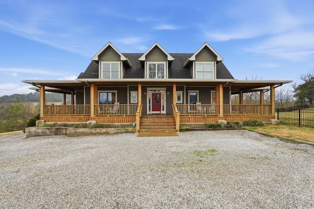 126 Trousdale Ferry Pike, Gordonsville, TN 38563