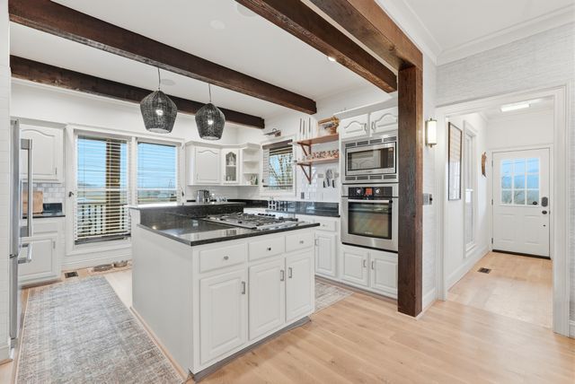 126 Trousdale Ferry Pike, Gordonsville, TN 38563