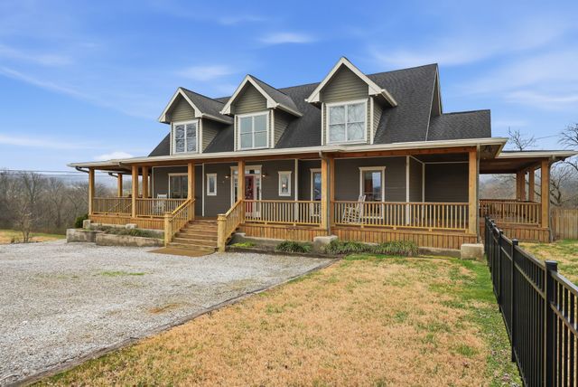 126 Trousdale Ferry Pike, Gordonsville, TN 38563