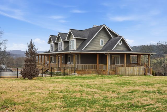 126 Trousdale Ferry Pike, Gordonsville, TN 38563