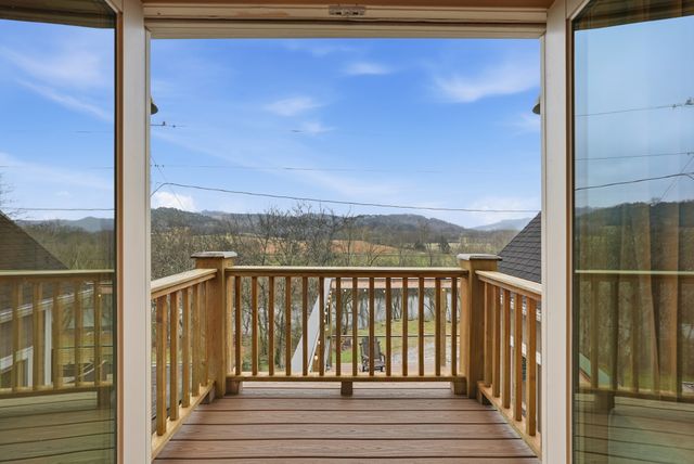 126 Trousdale Ferry Pike, Gordonsville, TN 38563