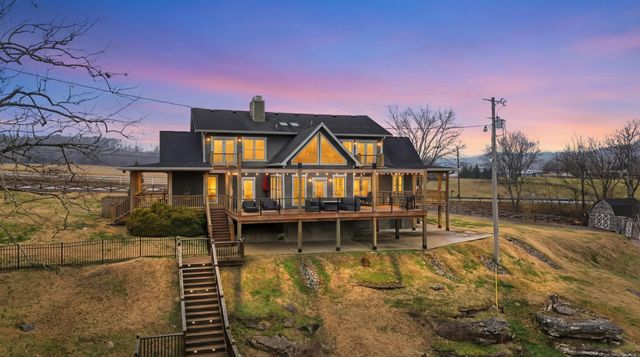 126 Trousdale Ferry Pike, Gordonsville, TN 38563