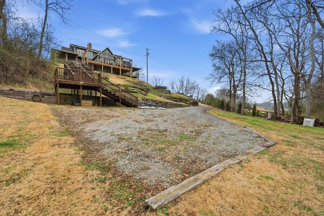 126 Trousdale Ferry Pike, Gordonsville, TN 38563