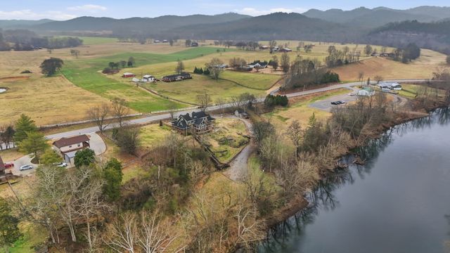 126 Trousdale Ferry Pike, Gordonsville, TN 38563