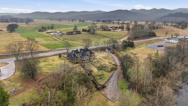126 Trousdale Ferry Pike, Gordonsville, TN 38563