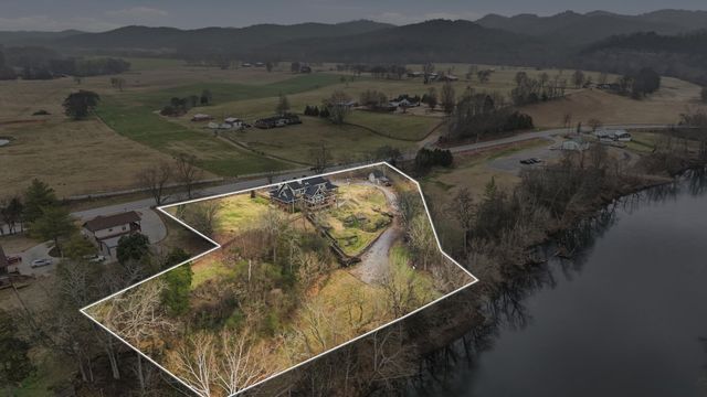 126 Trousdale Ferry Pike, Gordonsville, TN 38563