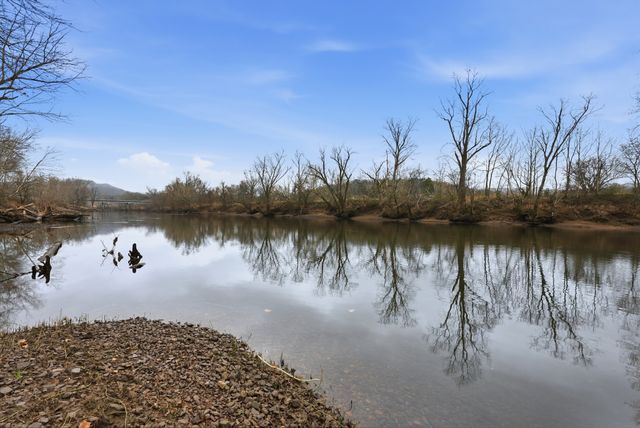 126 Trousdale Ferry Pike, Gordonsville, TN 38563