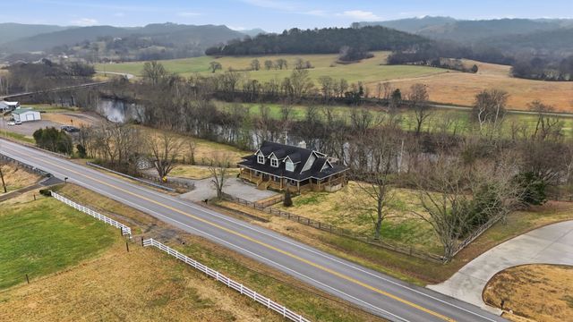 126 Trousdale Ferry Pike, Gordonsville, TN 38563