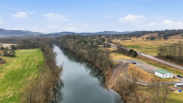 126 Trousdale Ferry Pike, Gordonsville, TN 38563
