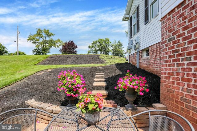 286 S HERTZLER RD, Elizabethtown, PA 17022