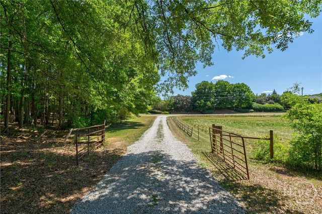 1221 Barber Creek Road, Statham, GA 30666