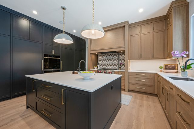 1427 Kenilworth Lane, Glenview, IL 60025