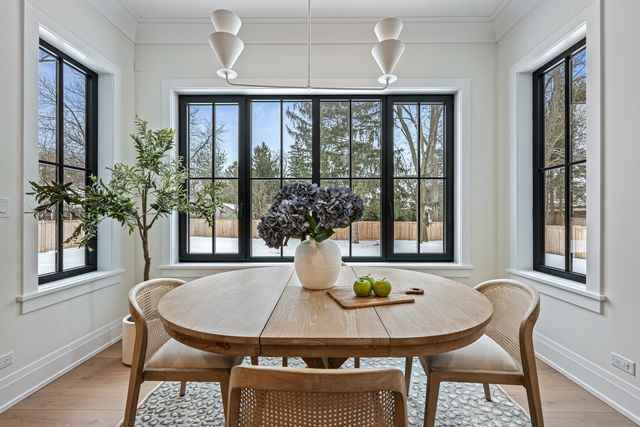 1427 Kenilworth Lane, Glenview, IL 60025