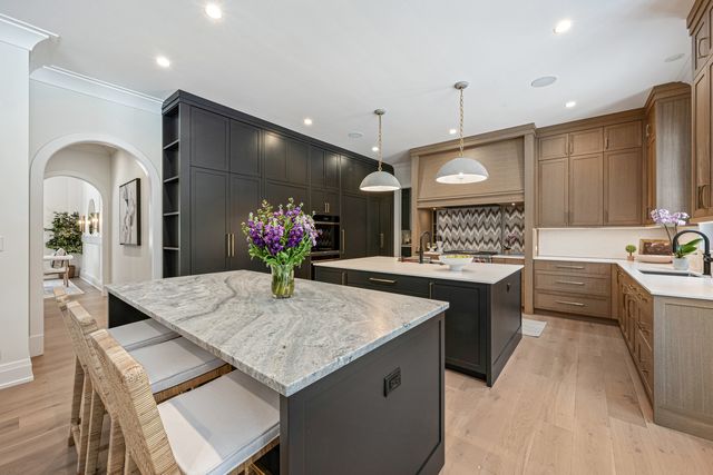 1427 Kenilworth Lane, Glenview, IL 60025