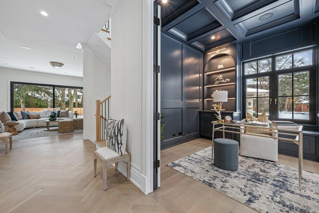 1427 Kenilworth Lane, Glenview, IL 60025