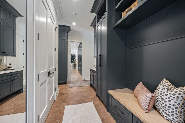 1427 Kenilworth Lane, Glenview, IL 60025