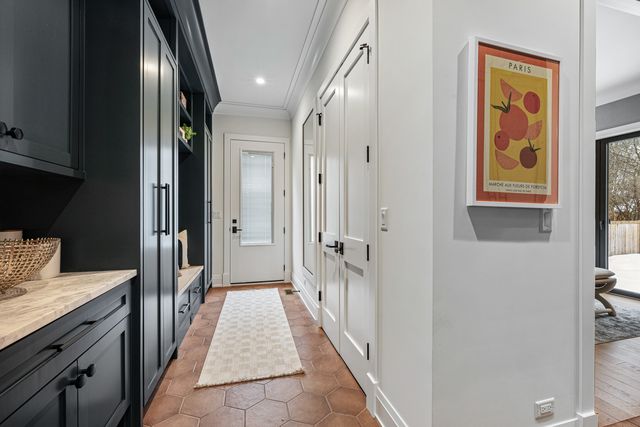 1427 Kenilworth Lane, Glenview, IL 60025