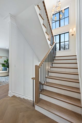 1427 Kenilworth Lane, Glenview, IL 60025