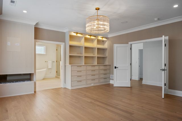 1427 Kenilworth Lane, Glenview, IL 60025