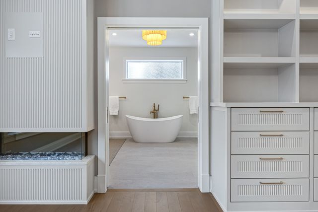 1427 Kenilworth Lane, Glenview, IL 60025