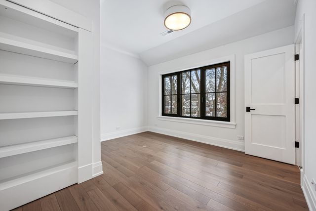 1427 Kenilworth Lane, Glenview, IL 60025