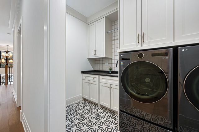 1427 Kenilworth Lane, Glenview, IL 60025