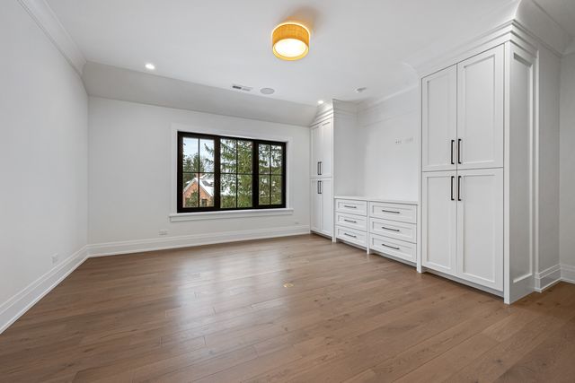 1427 Kenilworth Lane, Glenview, IL 60025