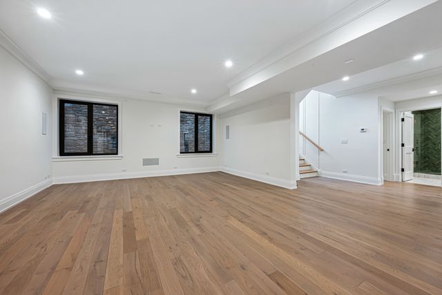 1427 Kenilworth Lane, Glenview, IL 60025