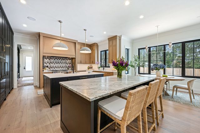 1427 Kenilworth Lane, Glenview, IL 60025