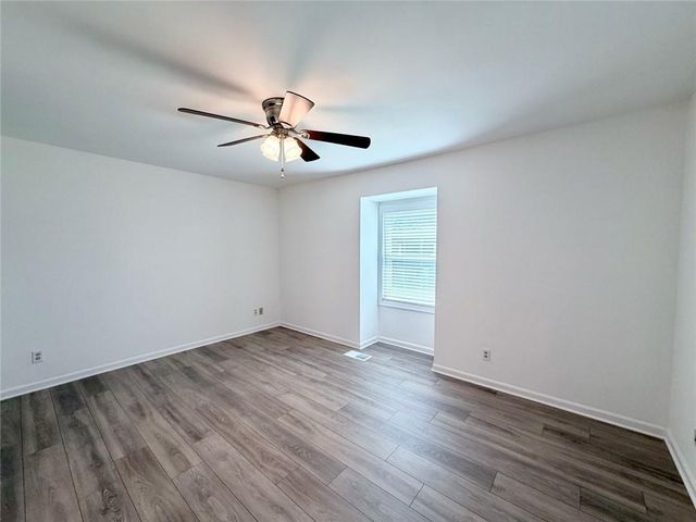 3925 Mountain View Road E3, Oakwood, GA 30566