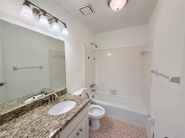 3925 Mountain View Road E3, Oakwood, GA 30566